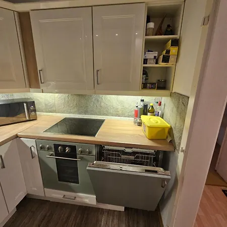 Schoene 2 Schlafzimmer Mit 1 Wohnzimmer Appartement